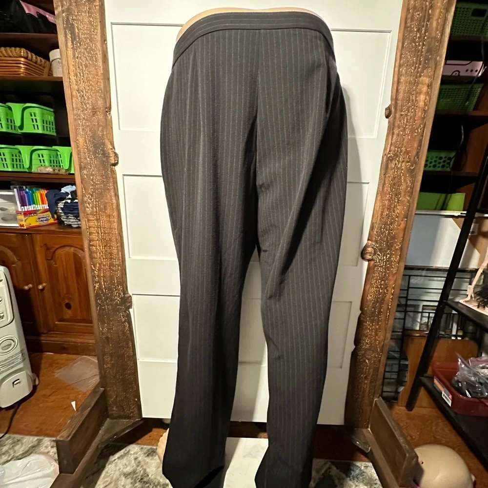 JM Collection Women's Pinstriped Slacks - Size 16 - Picture 8 of 10